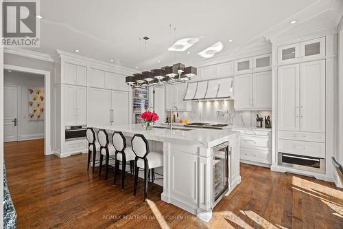 143 Highland Crescent, Toronto, ON - Indoor Photo Showing Kitchen With Upgraded Kitchen