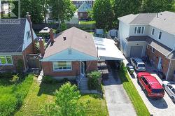 18 BERGEN ROAD Toronto, ON M1P 1R9