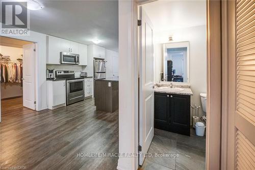 705 - 2635 William Jackson Drive, Pickering, ON - Indoor Photo Showing Kitchen