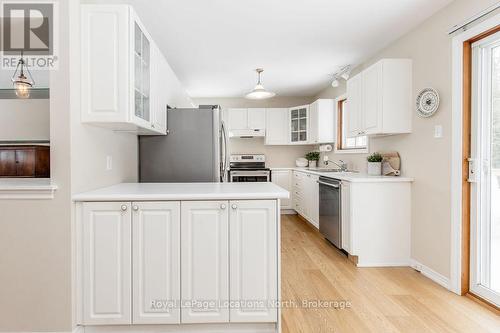 40 Fairway Crescent, Wasaga Beach, ON - Indoor Photo Showing Kitchen