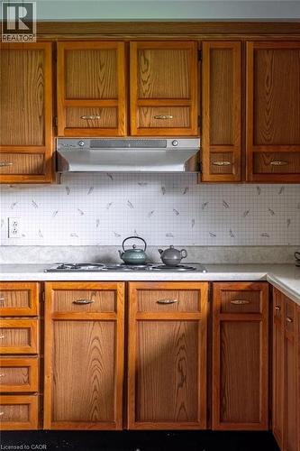 23 Keen Court, Hamilton, ON - Indoor Photo Showing Kitchen