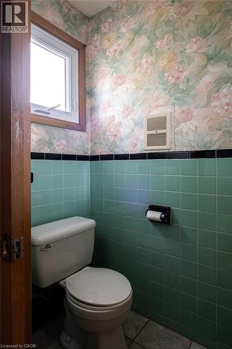 23 Keen Court, Hamilton, ON - Indoor Photo Showing Bathroom