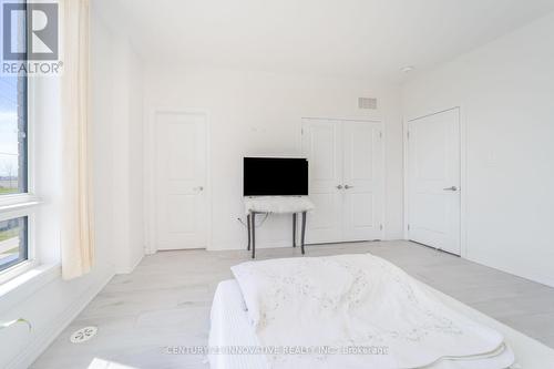 4 - 624 Rexdale Boulevard, Toronto, ON - Indoor Photo Showing Bedroom