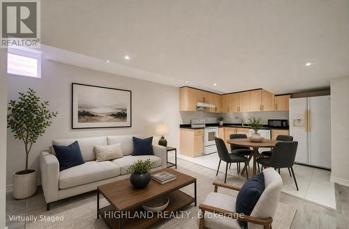 4777 Crystal Rose Drive, Mississauga, ON - Indoor Photo Showing Living Room