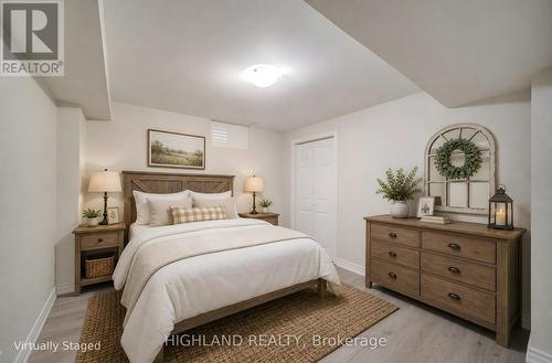 4777 Crystal Rose Drive, Mississauga, ON - Indoor Photo Showing Bedroom