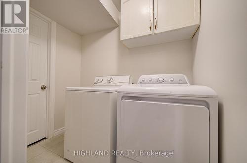 4777 Crystal Rose Drive, Mississauga, ON - Indoor Photo Showing Laundry Room