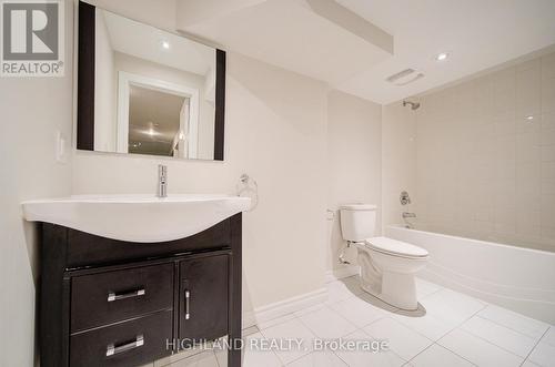 4777 Crystal Rose Drive, Mississauga, ON - Indoor Photo Showing Bathroom