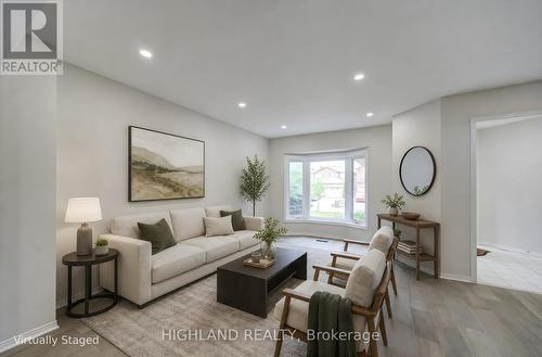 4777 Crystal Rose Drive, Mississauga, ON - Indoor Photo Showing Living Room
