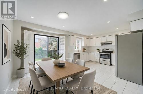 4777 Crystal Rose Drive, Mississauga, ON - Indoor Photo Showing Dining Room