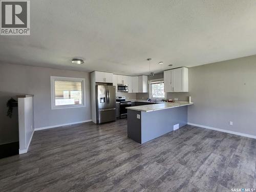 891 2Nd Street E, Shaunavon, SK - Indoor Photo Showing Kitchen