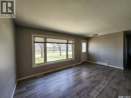 891 2Nd Street E, Shaunavon, SK - Indoor Photo Showing Other Room