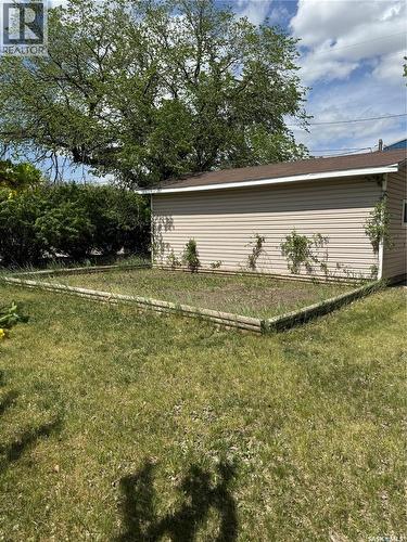 237 Perkins Street, Estevan, SK - Outdoor