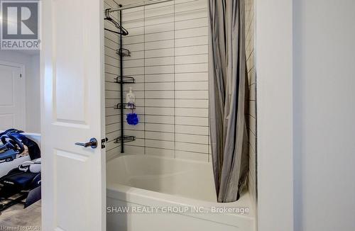 19 - 32 Faith Street, Cambridge, ON - Indoor Photo Showing Bathroom