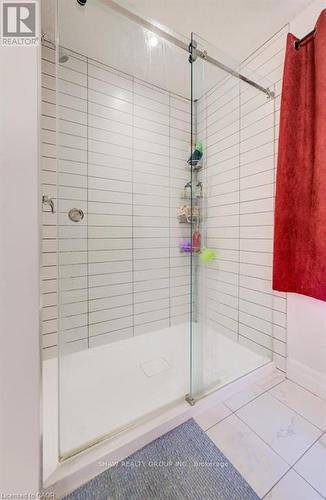 19 - 32 Faith Street, Cambridge, ON - Indoor Photo Showing Bathroom