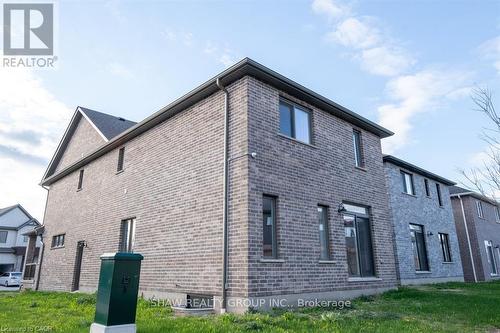 19 - 32 Faith Street, Cambridge, ON - Outdoor
