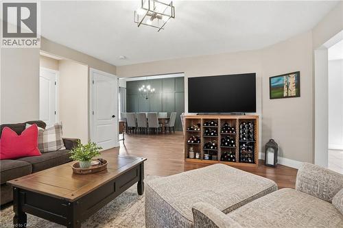 1300 Silvan Forest Drive, Burlington, ON - Indoor Photo Showing Living Room