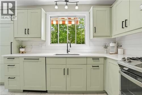 1300 Silvan Forest Drive, Burlington, ON - Indoor Photo Showing Kitchen
