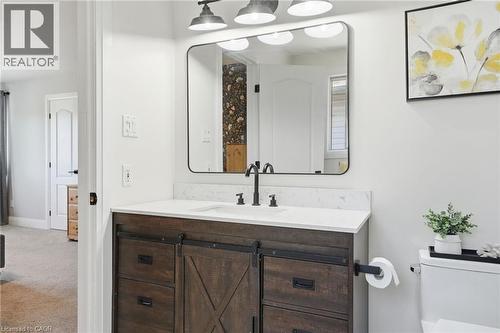 1300 Silvan Forest Drive, Burlington, ON - Indoor Photo Showing Bathroom