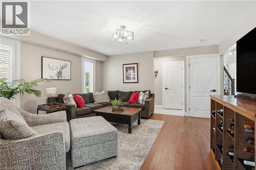 1300 Silvan Forest Drive, Burlington, ON - Indoor Photo Showing Living Room