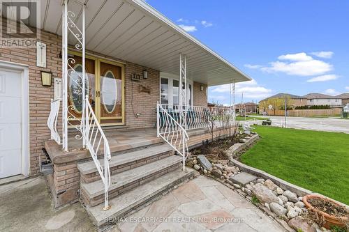 546 Dicenzo Drive, Hamilton, ON - Outdoor