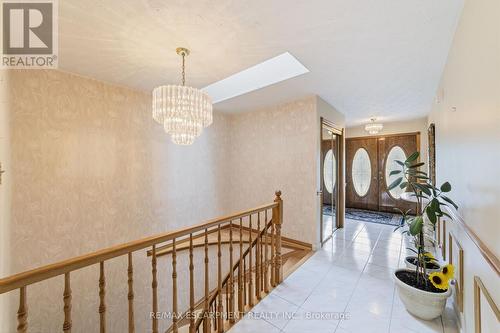 546 Dicenzo Drive, Hamilton, ON - Indoor Photo Showing Other Room