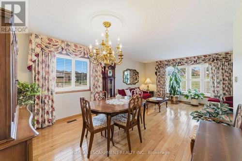 546 Dicenzo Drive, Hamilton, ON - Indoor Photo Showing Dining Room
