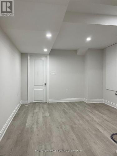 9 HUMBERSTONE CRESCENT , Brampton, Ontario L7A 4C3 3
