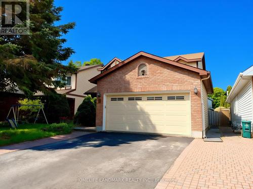 8 OPAL LANE  Ottawa, ON K2J 2V7