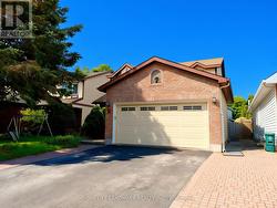 8 OPAL LANE Ottawa, ON K2J 2V7