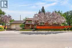 2330 Central AVENUE Prince Albert, SK S6V 4X5