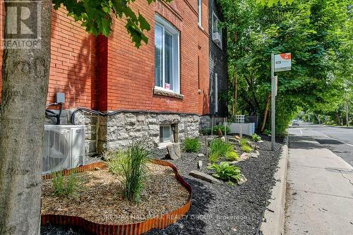120 Strathcona Avenue, Ottawa, ON - Outdoor