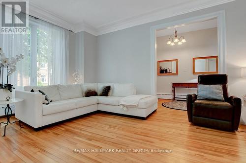 120 Strathcona Avenue, Ottawa, ON - Indoor Photo Showing Living Room