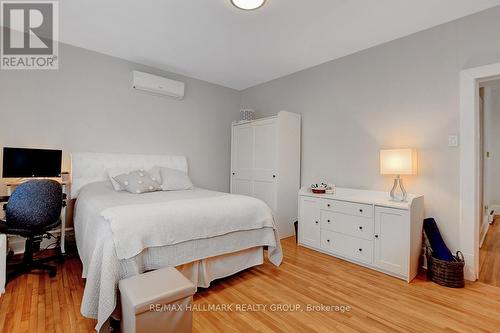 120 Strathcona Avenue, Ottawa, ON - Indoor Photo Showing Bedroom
