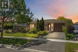 40 WHEATSHEAF CRESCENT Toronto, ON M3N 1P6