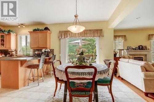 941 Barclay Road, London South (South L), ON - Indoor Photo Showing Dining Room