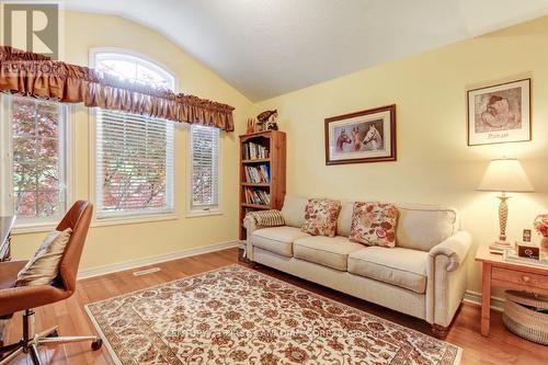 941 Barclay Road, London South (South L), ON - Indoor Photo Showing Living Room