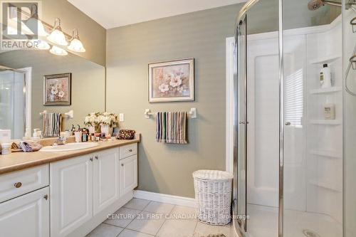 941 Barclay Road, London South (South L), ON - Indoor Photo Showing Bathroom