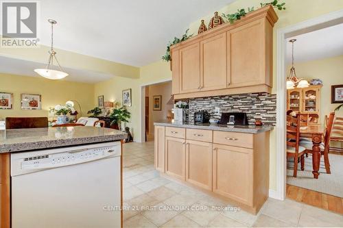 941 Barclay Road, London South (South L), ON - Indoor Photo Showing Kitchen