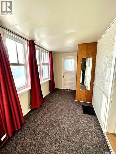 58 10Th Avenue Ne, Swift Current, SK - Indoor Photo Showing Other Room