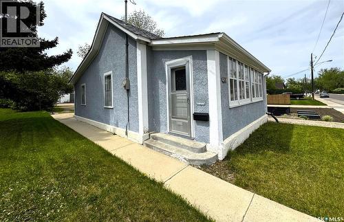 58 10Th Avenue Ne, Swift Current, SK - Outdoor
