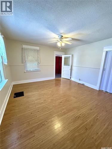 58 10Th Avenue Ne, Swift Current, SK - Indoor Photo Showing Other Room