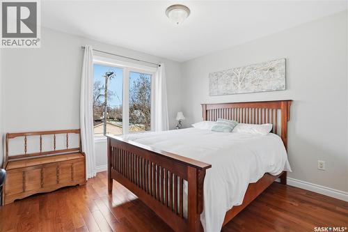 A-B 141 Queen Street, Elbow, SK - Indoor Photo Showing Bedroom
