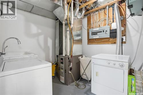 A-B 141 Queen Street, Elbow, SK - Indoor Photo Showing Laundry Room