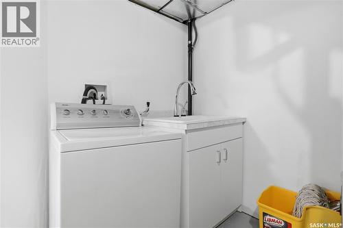 A-B 141 Queen Street, Elbow, SK - Indoor Photo Showing Laundry Room