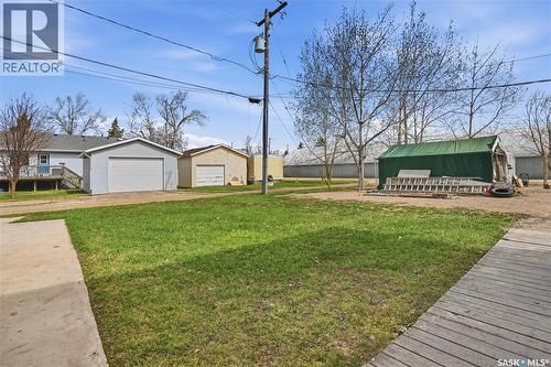 A-B 141 Queen Street, Elbow, SK - Outdoor