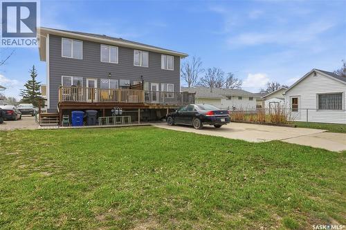 A-B 141 Queen Street, Elbow, SK - Outdoor With Deck Patio Veranda