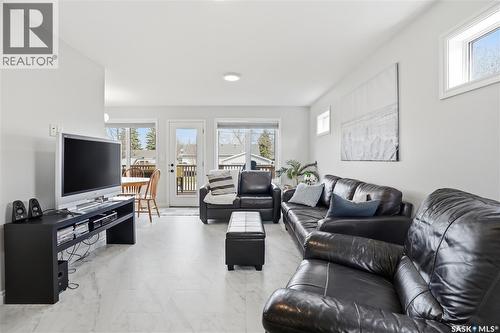 A-B 141 Queen Street, Elbow, SK - Indoor Photo Showing Living Room