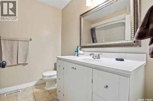A-B 141 Queen Street, Elbow, SK - Indoor Photo Showing Bathroom