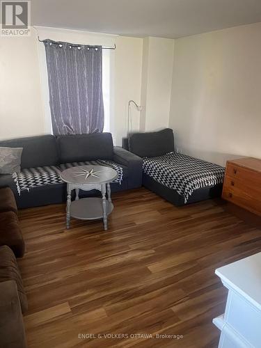 716 King Street W, Prescott, ON - Indoor Photo Showing Bedroom