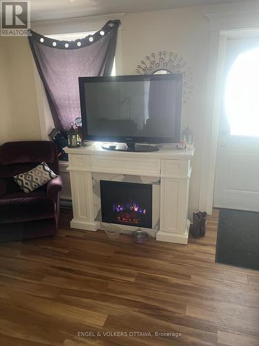 716 King Street W, Prescott, ON - Indoor With Fireplace